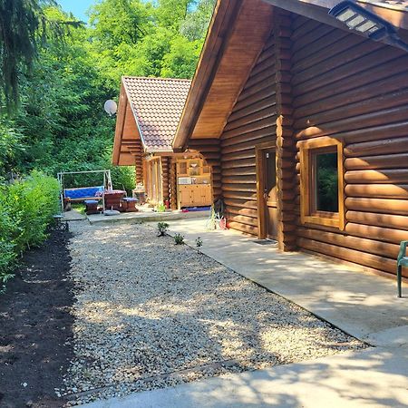 Woodhouse Lägenhet Eger Exteriör bild
