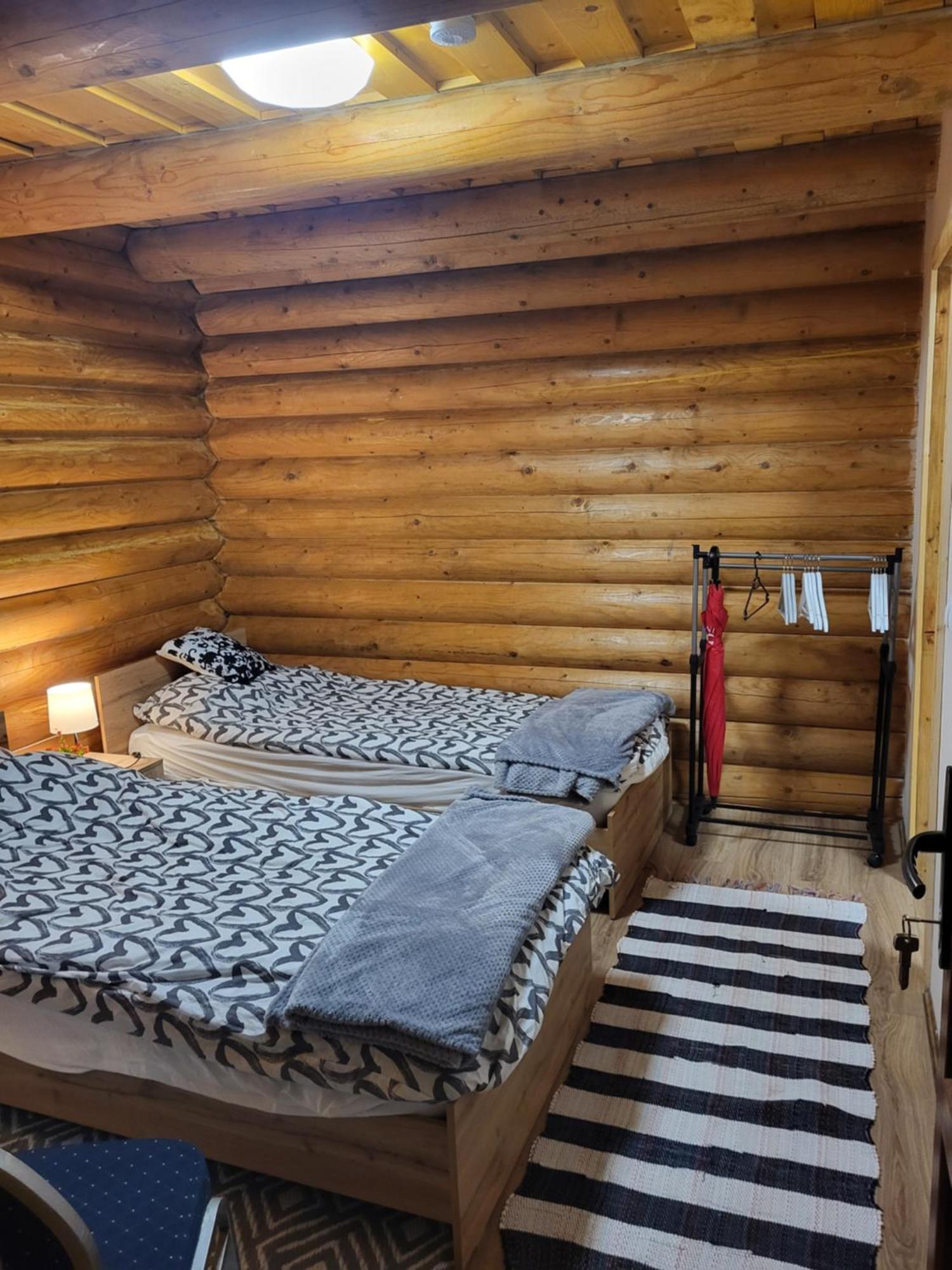 Woodhouse Lägenhet Eger Exteriör bild